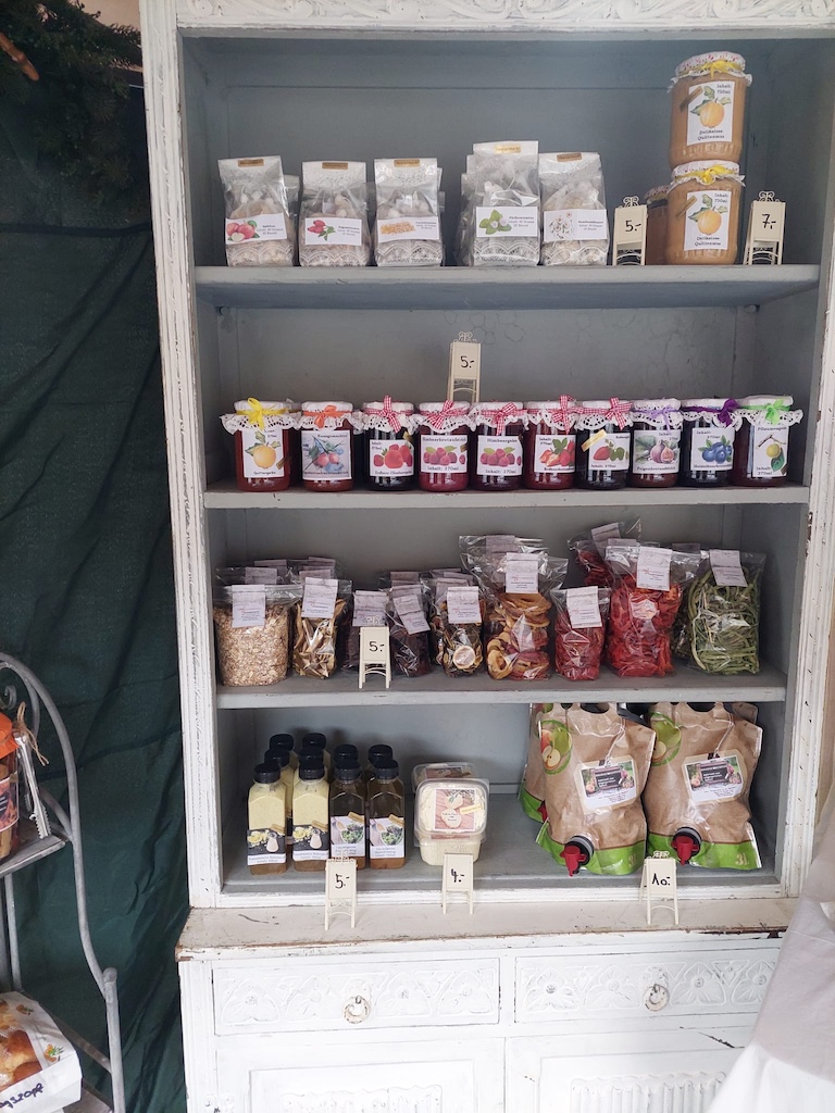 PonyIsch_Stand-3