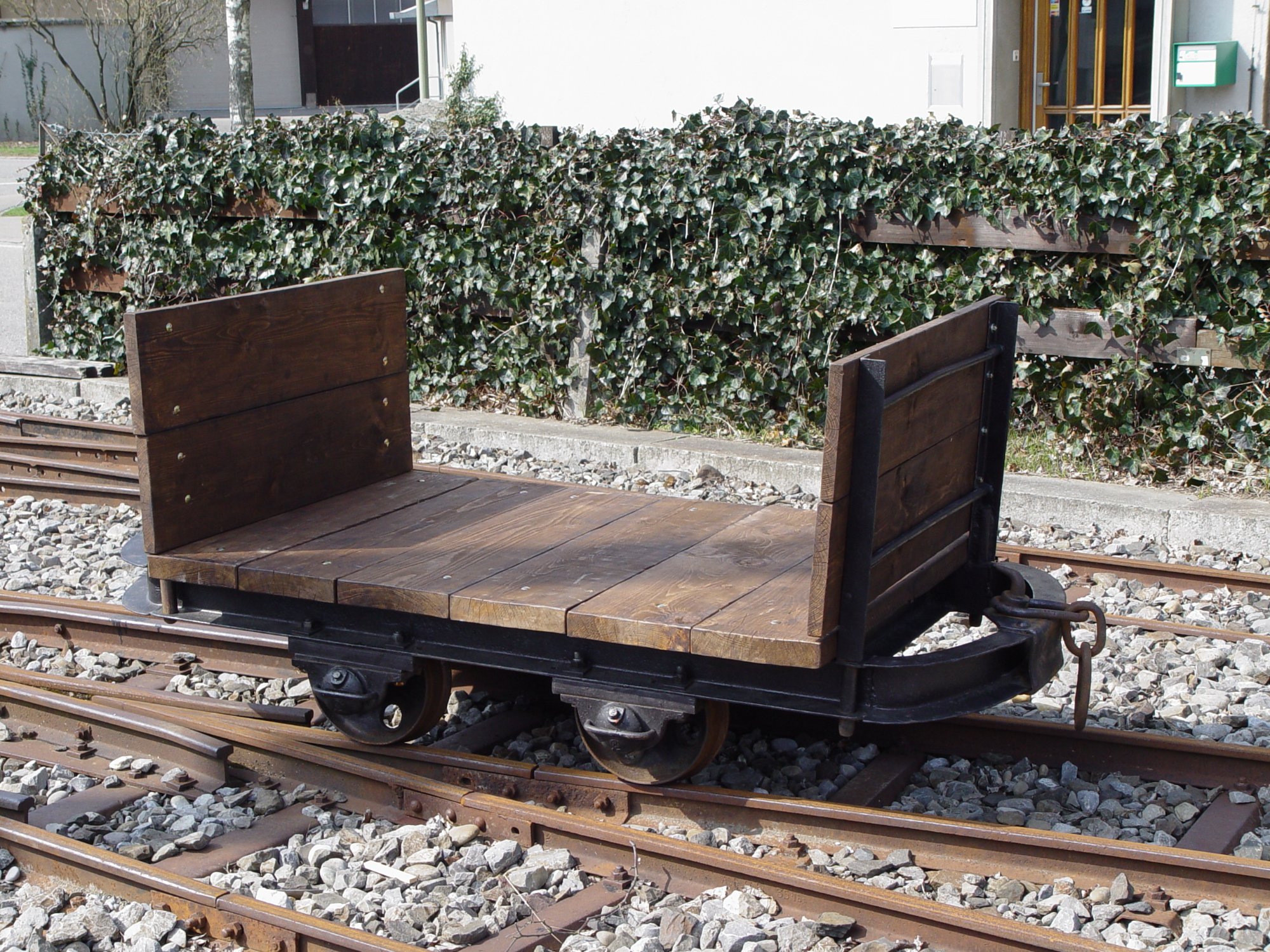 080001_CeCe-Grafphit-Wagen