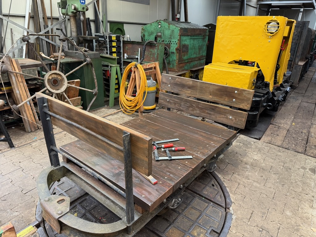 265039_CeCeGraphit-Wagen