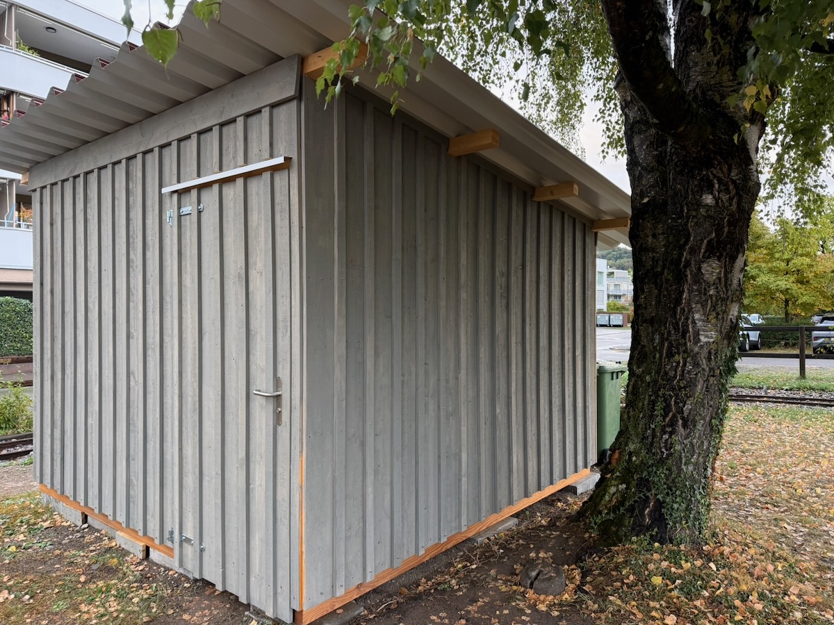 266239_Geraetehaus_Deckleisten
